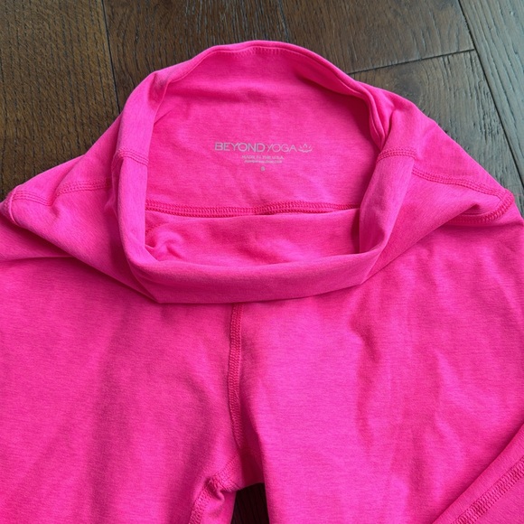 Beyond Yoga. Hot pink leggings. EUC. - Picture 2 of 3